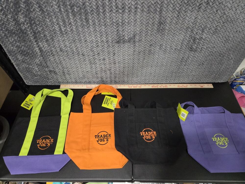 Trader Joe’s Mini Tote Halloween 2025 set of 4 NWT